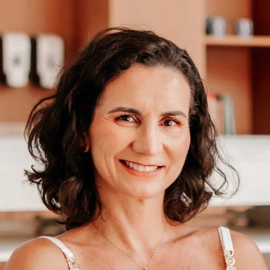 Michele Thomaz